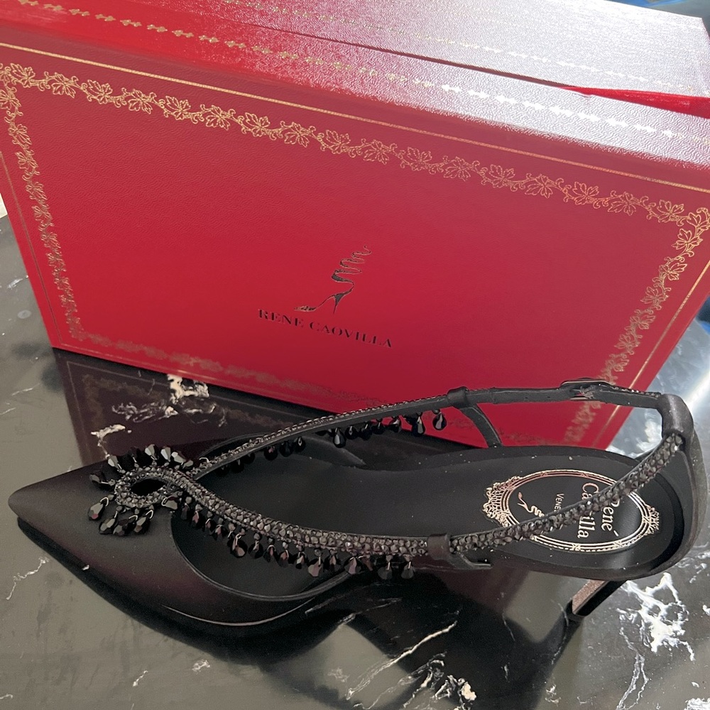 Beautiful brand new Rene Caovilla show with beads and 3.5” heel